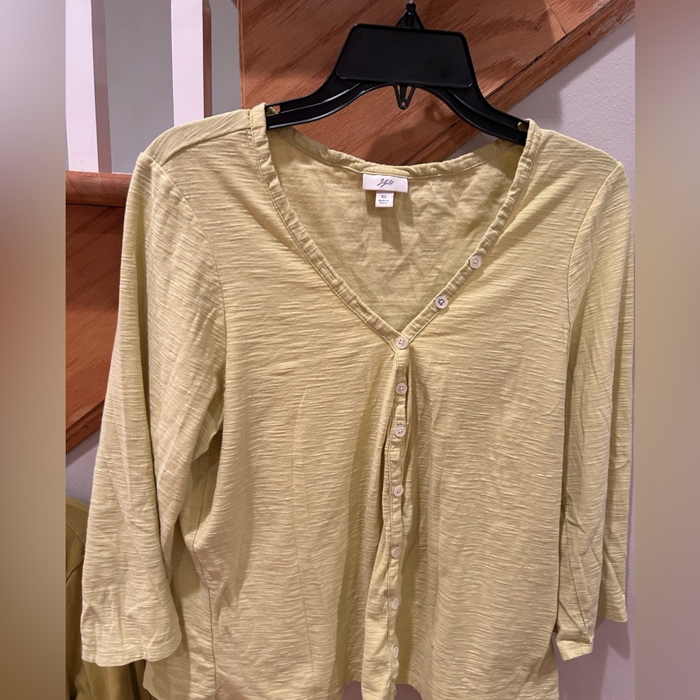 J.Jill Top Peruvian Cotton knit Apple Green* XL, 3/4 Sleeve, v-neck, buttons